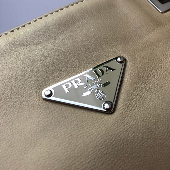 Prada Vintage Shoulder Bag - Soft Calf Leather - Picture 5 of 11